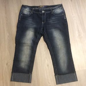 Angels capri cropped size junior 15 dark wash denim embellished pockets NWOT